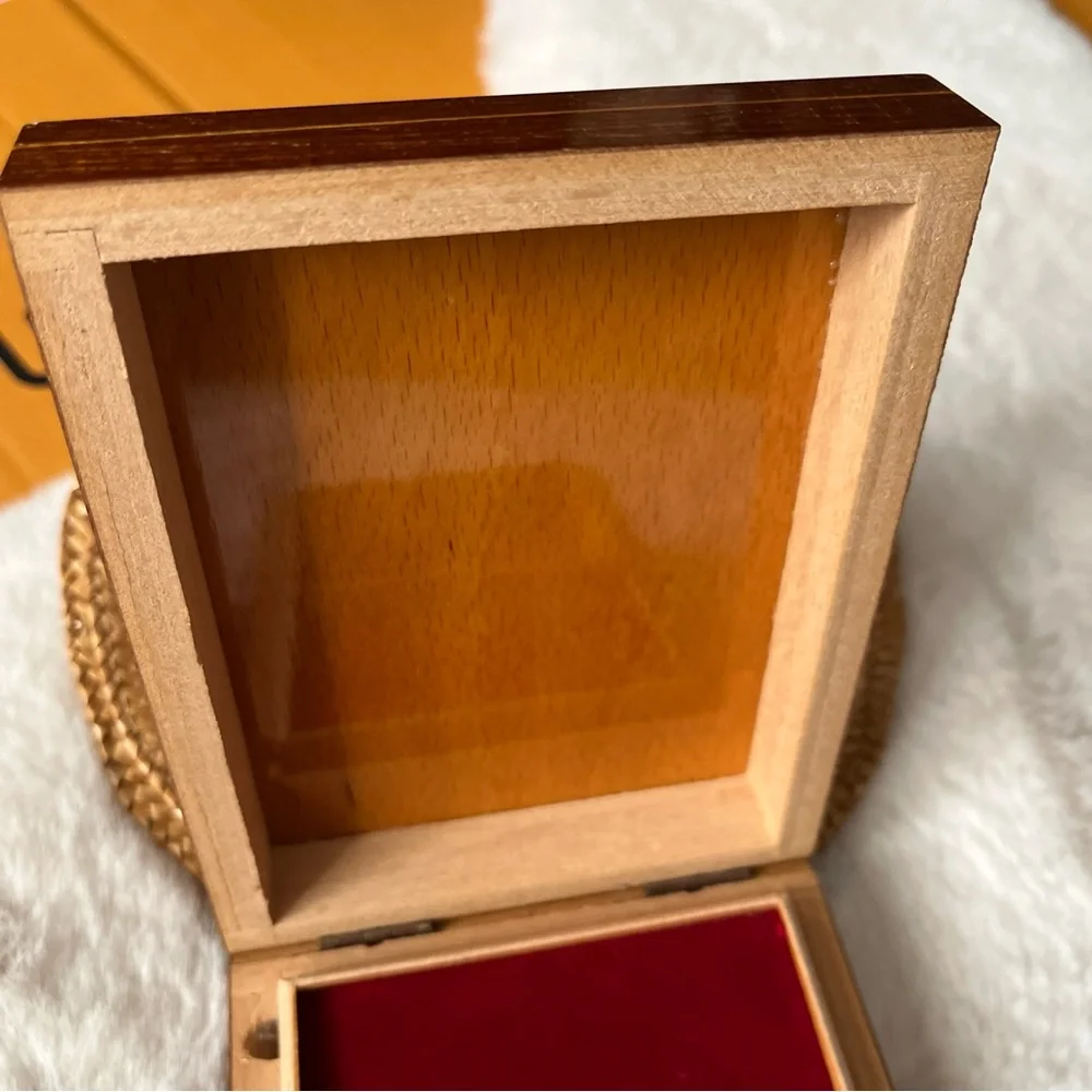 Hummel‎ Wooden Music Box with Gold Accents